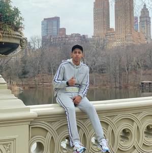 Meet your Posher, Emmanuel